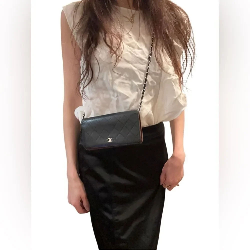 Chanel quilted leather wallet
